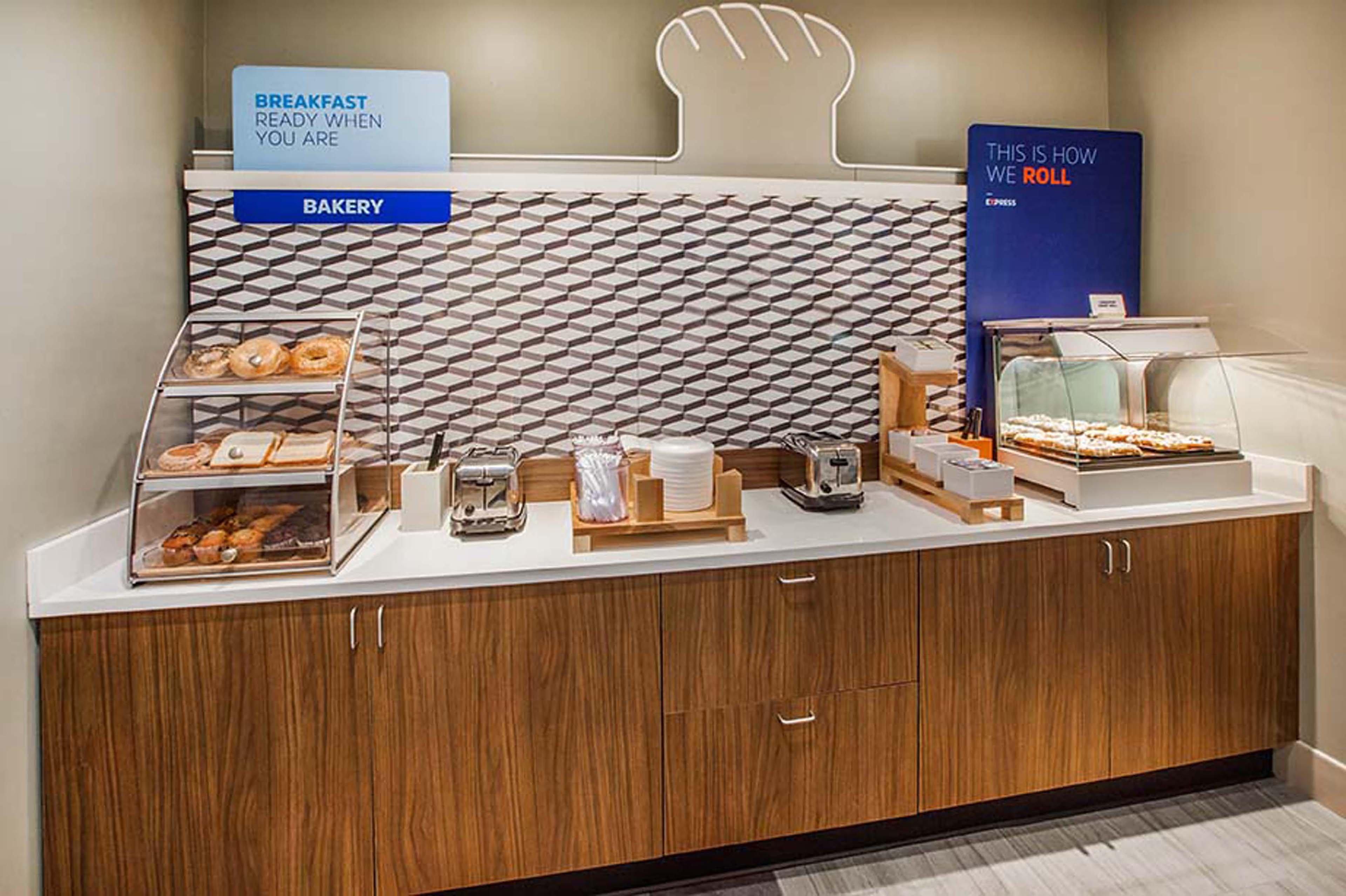 Holiday Inn Express & Suites Alpharetta By Ihg Ngoại thất bức ảnh